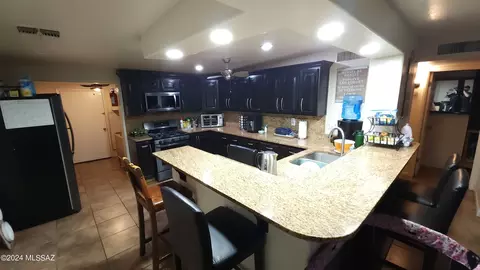 3663 E March Pl, Tucson, AZ 85713 photo 3