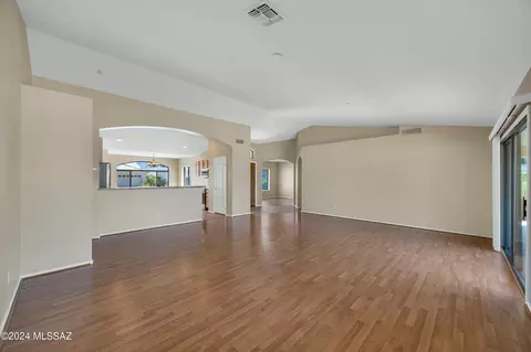 Living - 37658 S Hill Side Dr, Saddlebrooke, AZ 85739 photo 5 of 9