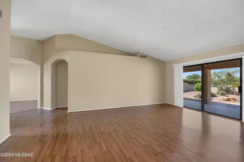 Living - 37658 S Hill Side Dr, Saddlebrooke, AZ 85739 photo 4 of 9