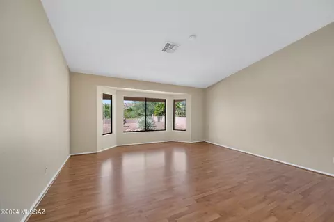 Living - 37658 S Hill Side Dr, Saddlebrooke, AZ 85739 photo 7 of 9