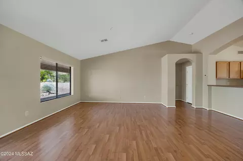Living - 37658 S Hill Side Dr, Saddlebrooke, AZ 85739 photo 6 of 9