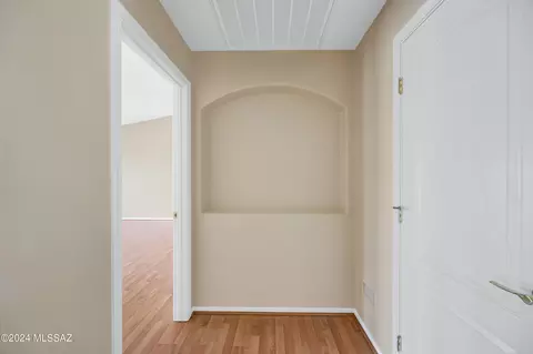 Entry Way - 37658 S Hill Side Dr, Saddlebrooke, AZ 85739 photo 2 of 3