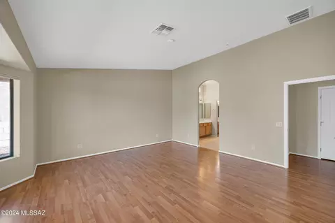Living - 37658 S Hill Side Dr, Saddlebrooke, AZ 85739 photo 8 of 9
