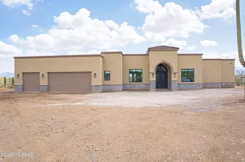 5980 W Filly Dr, Tucson, AZ 85743