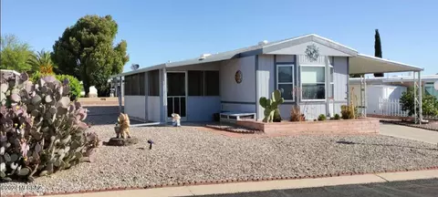202 W Rama Dr, Green Valley, AZ 85614