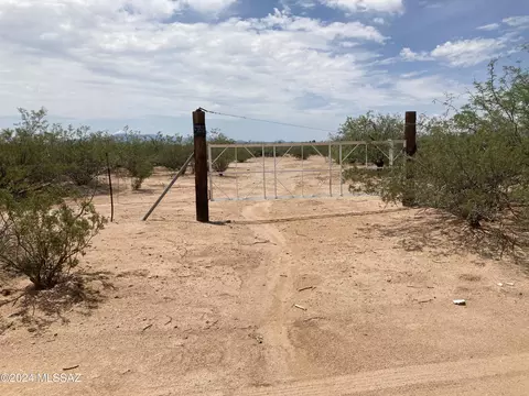 5200 S Alexandra Dr, Tucson, AZ 85735