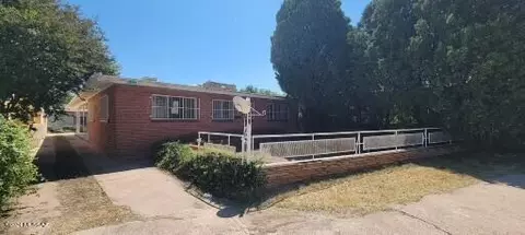 718 N Perkins Ave, Nogales, AZ 85621