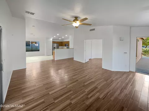 Living - 8395 E Bowline Rd, Tucson, AZ 85710 photo 4 of 4