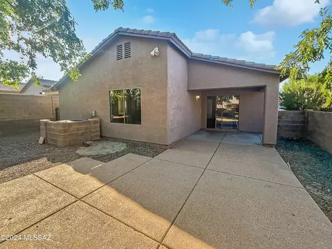 Exterior - 8395 E Bowline Rd, Tucson, AZ 85710 photo 2 of 2