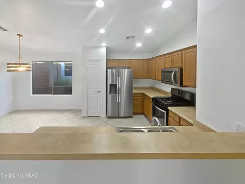 Kitchen - 8395 E Bowline Rd, Tucson, AZ 85710 photo 3 of 3