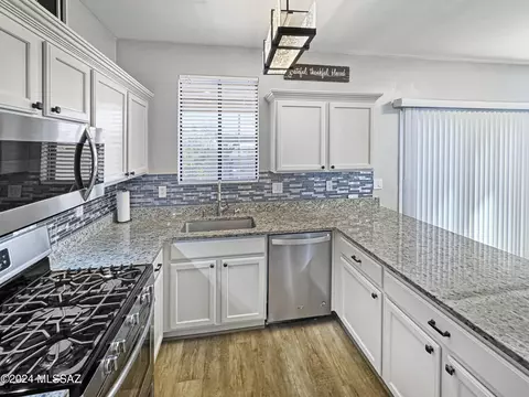 Kitchen - 7744 S Lions Spring Way, Tucson, AZ 85747 photo 2 of 5