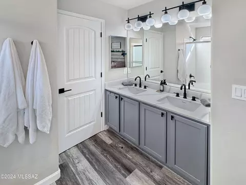 Bath - 7744 S Lions Spring Way, Tucson, AZ 85747 photo 3 of 4