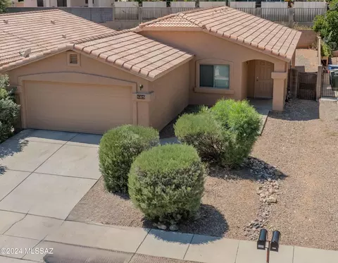 1325 N Wildcat Diers Rd, Tucson, AZ 85745