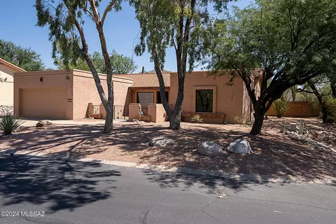 5660 N Avenida Silencioso, Tucson, AZ 85750