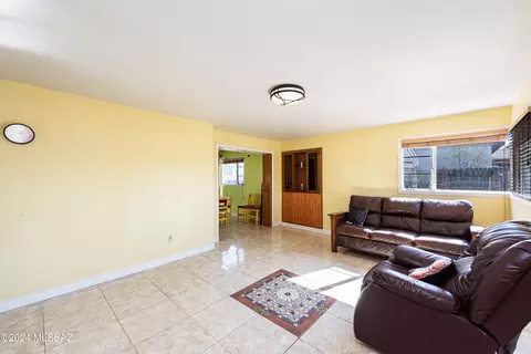 2819 E Beverly Dr, Tucson, AZ 85716 photo 6