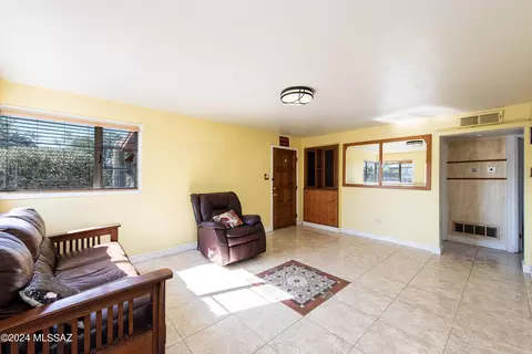 2819 E Beverly Dr, Tucson, AZ 85716 photo 8