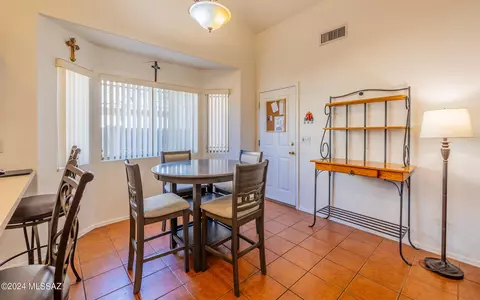 10675 E Bridgeport St, Tucson, AZ 85747 photo 9