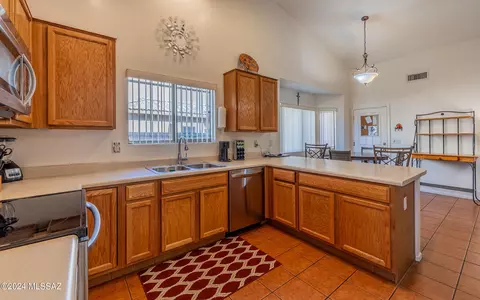 10675 E Bridgeport St, Tucson, AZ 85747 photo 8