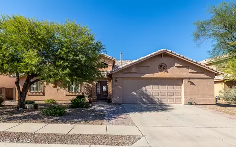 10675 E Bridgeport St, Tucson, AZ 85747 photo 2