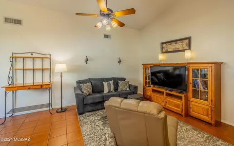 10675 E Bridgeport St, Tucson, AZ 85747 photo 10