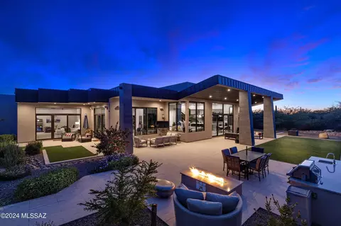 2142 E Sentry Ridge Ct, Tucson, AZ 85718