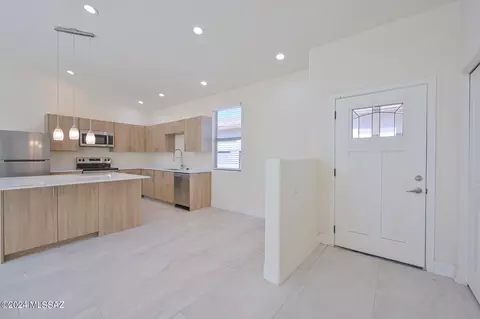 1612 E Hedrick Dr, Tucson, AZ 85719