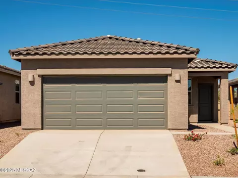 4766 E Greenway Wash Dr, Tucson, AZ 85706