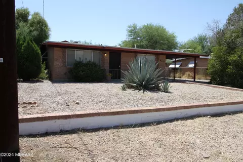5526 E 2nd St, Tucson, AZ 85711