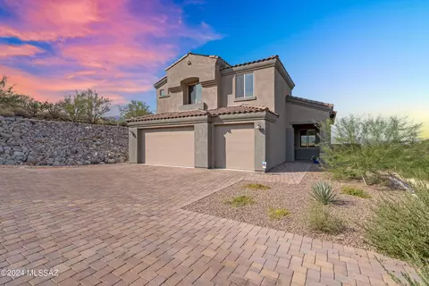 800 E Via Lucitas, Tucson, AZ 85718