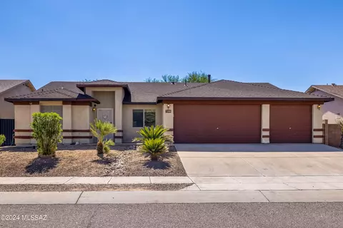 7986 E Ragweed Dr, Tucson, AZ 85710