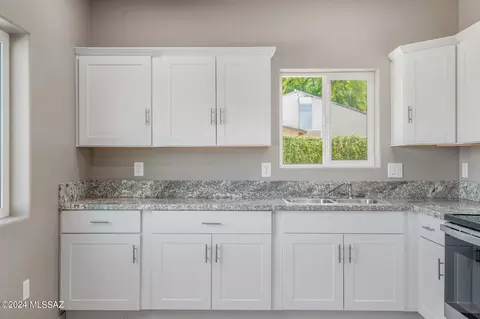 1123 N 14th Ave, Tucson, AZ 85705 photo 7