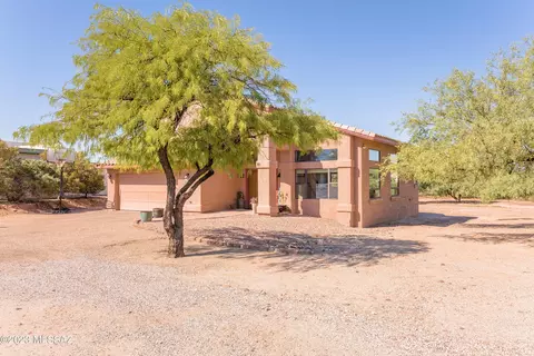 2475 N Tomahawk Trl, Tucson, AZ 85749