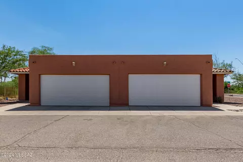 9040 E Spanyard Ct, Tucson, AZ 85730