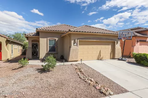 7502 W Phobos Dr, Tucson, AZ 85743