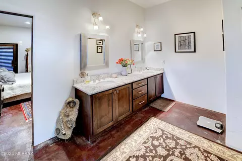 Bath - 6440 S Upper Valley Rd, Vail, AZ 85641 photo 1 of 5
