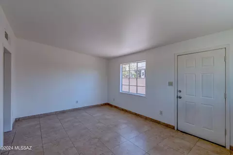 2963 E 24th St, Tucson, AZ 85713 photo 11
