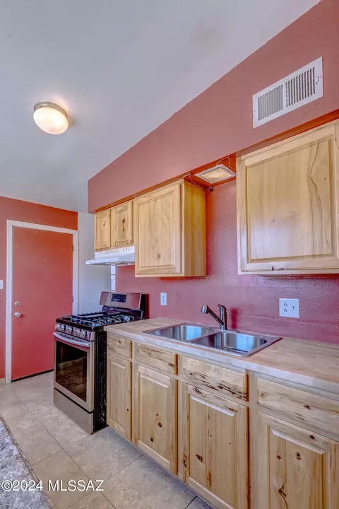 2963 E 24th St, Tucson, AZ 85713 photo 7