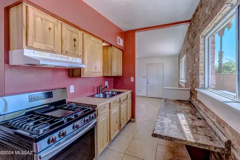 2963 E 24th St, Tucson, AZ 85713 photo 9