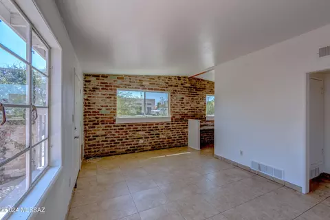 2963 E 24th St, Tucson, AZ 85713 photo 5