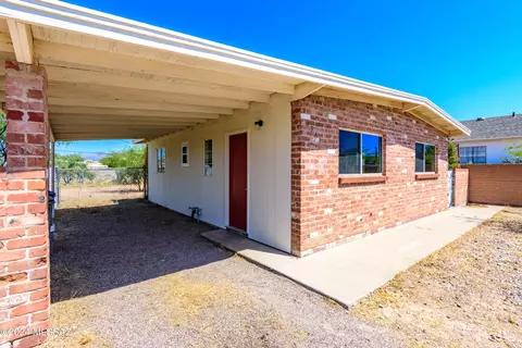 2963 E 24th St, Tucson, AZ 85713 photo 2