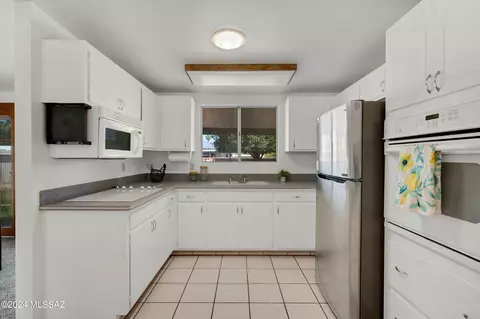7557 E 35th St, Tucson, AZ 85710 photo 11