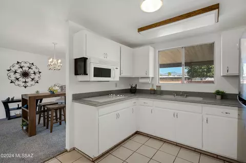 7557 E 35th St, Tucson, AZ 85710 photo 10