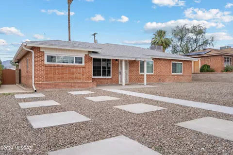 4925 E 13th St, Tucson, AZ 85711