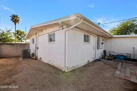 Exterior - 6337 E Baylor Dr, Tucson, AZ 85710 photo 10 of 10