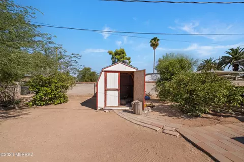 Exterior - 6337 E Baylor Dr, Tucson, AZ 85710 photo 7 of 10