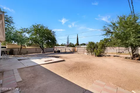 Exterior - 6337 E Baylor Dr, Tucson, AZ 85710 photo 6 of 10