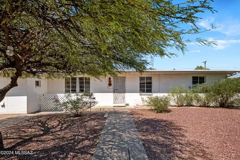 6337 E Baylor Dr, Tucson, AZ 85710