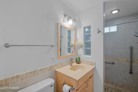 Bath - 6337 E Baylor Dr, Tucson, AZ 85710 photo 1 of 2