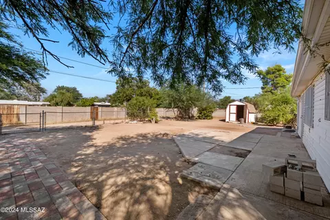 Exterior - 6337 E Baylor Dr, Tucson, AZ 85710 photo 4 of 10
