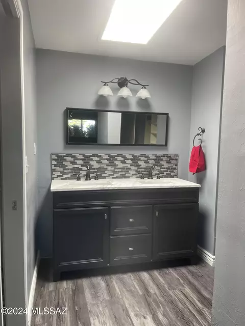 Bath - 7316 E 35th St, Tucson, AZ 85710 photo 1 of 2